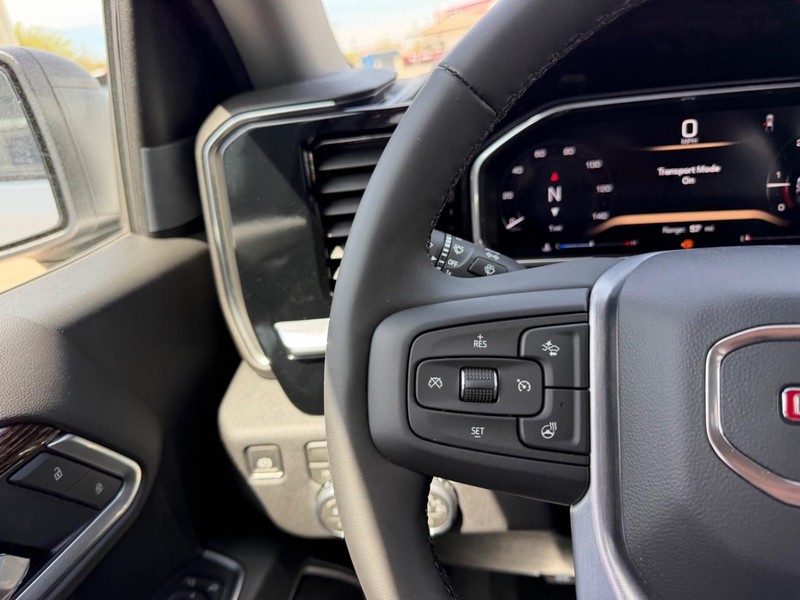 GMC Sierra 1500 Vehicle Full-screen Gallery Image 10