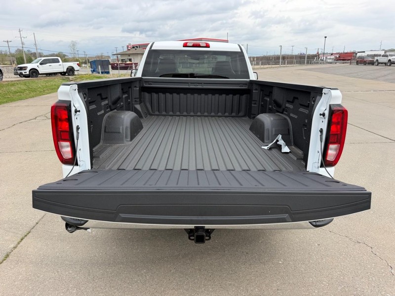 GMC Sierra 1500 Vehicle Full-screen Gallery Image 5