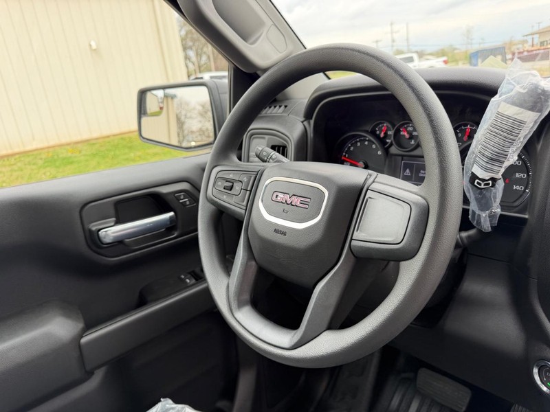 GMC Sierra 1500 Vehicle Full-screen Gallery Image 8