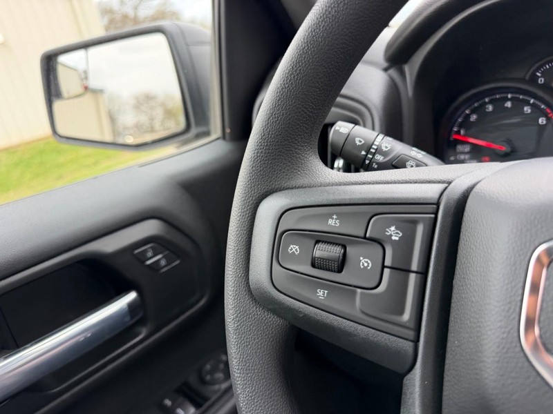 GMC Sierra 1500 Vehicle Full-screen Gallery Image 9