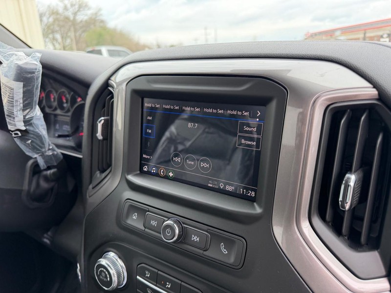 GMC Sierra 1500 Vehicle Full-screen Gallery Image 10