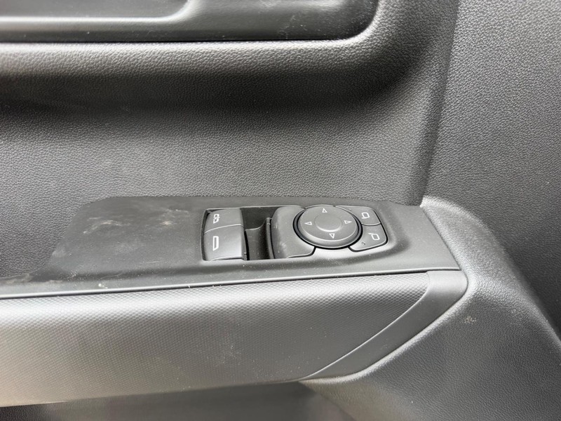 GMC Sierra 1500 Vehicle Full-screen Gallery Image 13