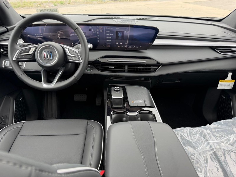 Buick Enclave Vehicle Full-screen Gallery Image 12