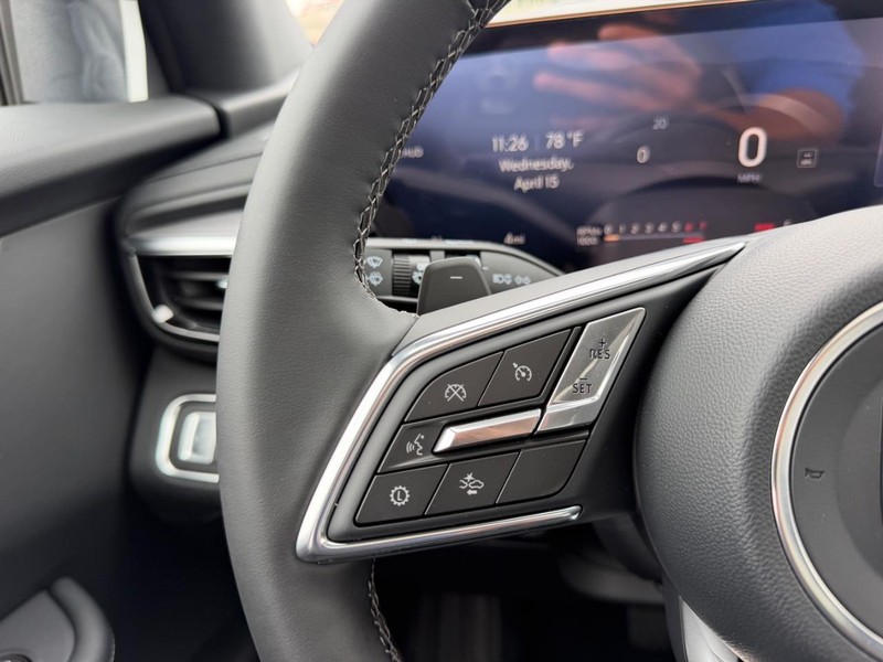 Buick Enclave Vehicle Full-screen Gallery Image 14