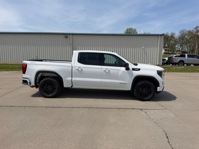 GMC Sierra 1500 Vehicle Full-screen Gallery Image 2