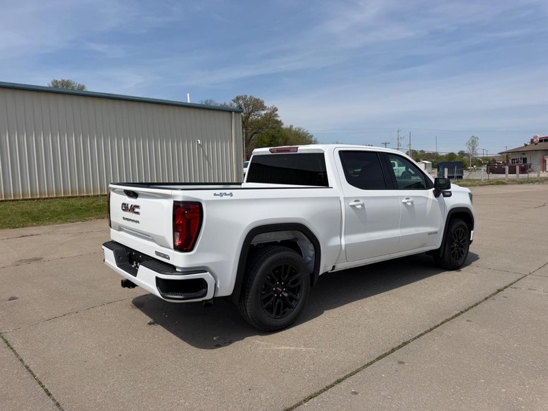 GMC Sierra 1500 Vehicle Full-screen Gallery Image 3