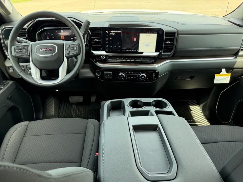 GMC Sierra 1500 Vehicle Full-screen Gallery Image 8