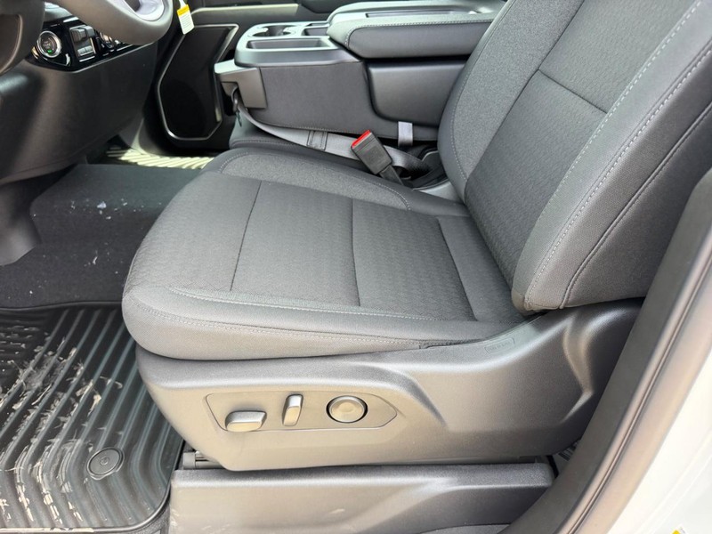 GMC Sierra 1500 Vehicle Full-screen Gallery Image 16