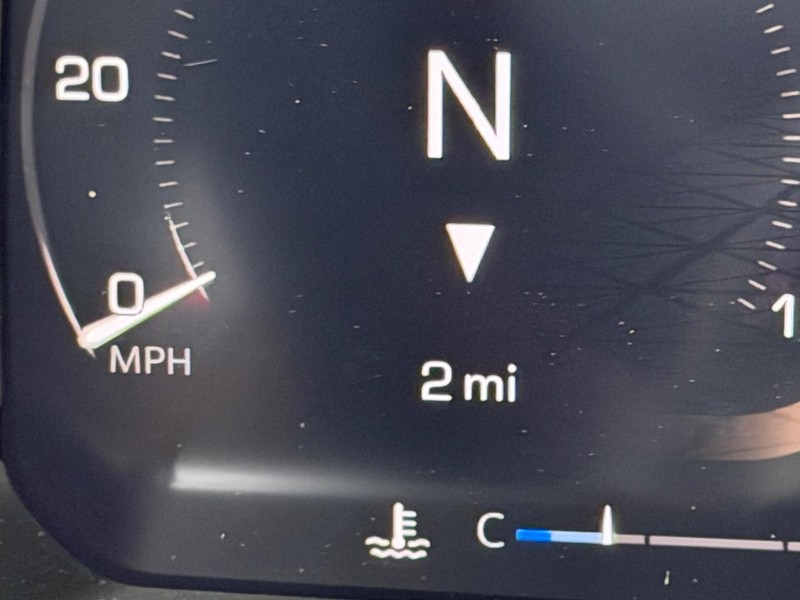 GMC Sierra 1500 Vehicle Full-screen Gallery Image 17