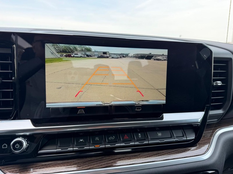 GMC Sierra 1500 Vehicle Full-screen Gallery Image 18