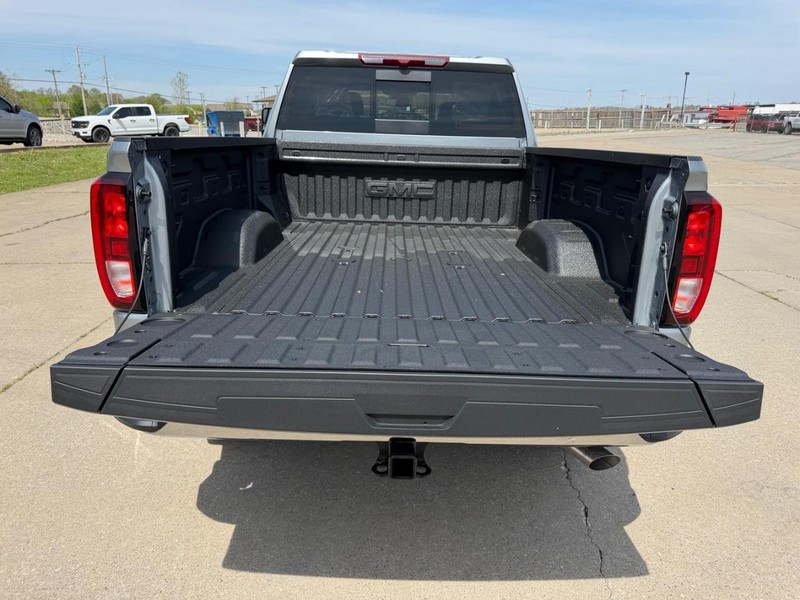 GMC Sierra 2500HD Vehicle Full-screen Gallery Image 5