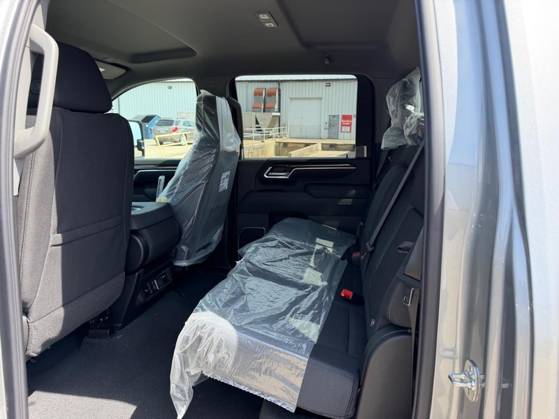 GMC Sierra 2500HD Vehicle Full-screen Gallery Image 7