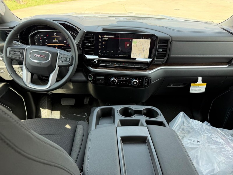 GMC Sierra 2500HD Vehicle Full-screen Gallery Image 8
