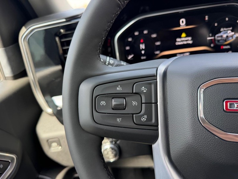 GMC Sierra 2500HD Vehicle Full-screen Gallery Image 10