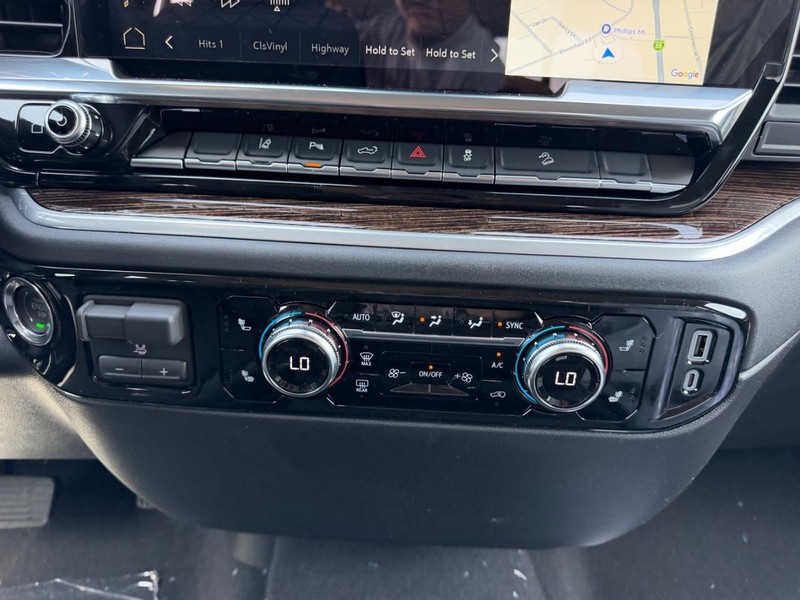 GMC Sierra 2500HD Vehicle Full-screen Gallery Image 13