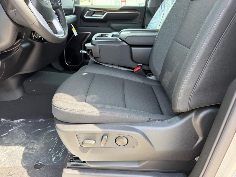 GMC Sierra 2500HD Vehicle Full-screen Gallery Image 16