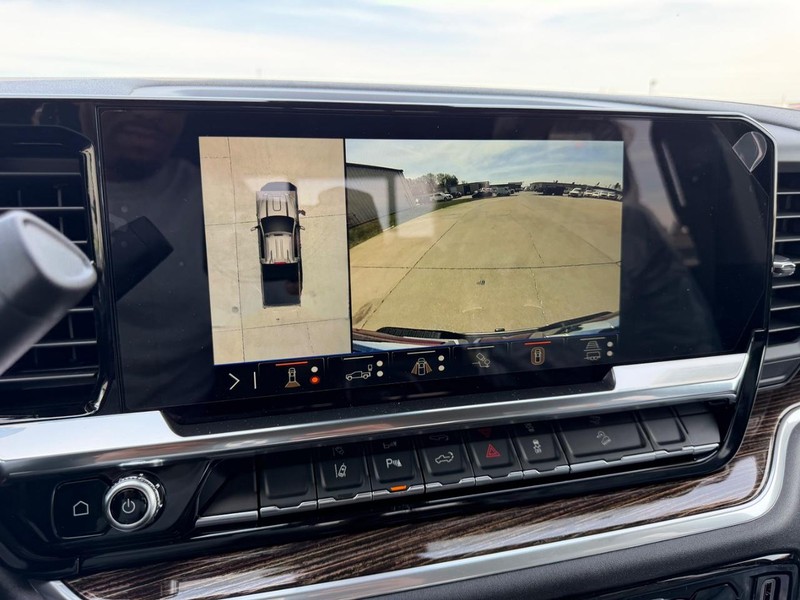 GMC Sierra 2500HD Vehicle Full-screen Gallery Image 18