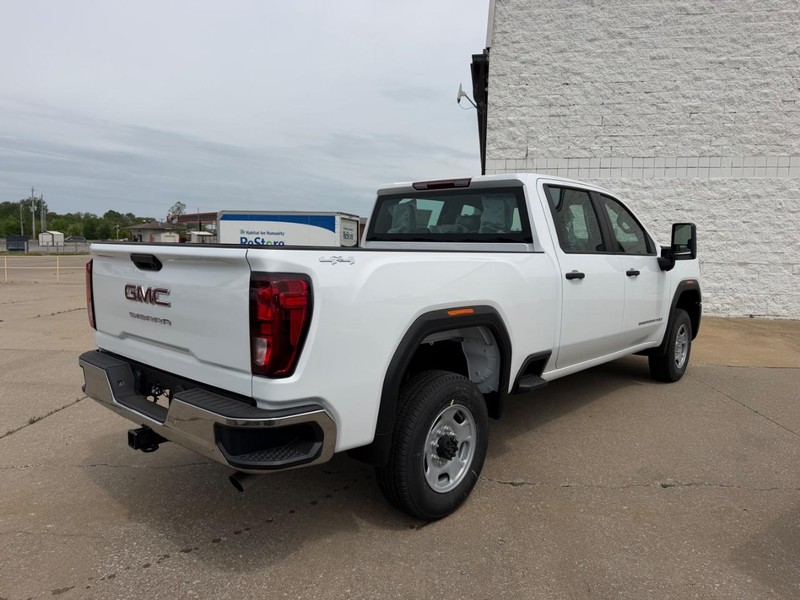 GMC Sierra 2500HD Vehicle Full-screen Gallery Image 2