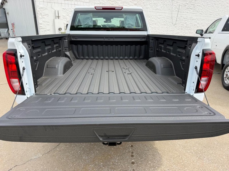 GMC Sierra 2500HD Vehicle Full-screen Gallery Image 4