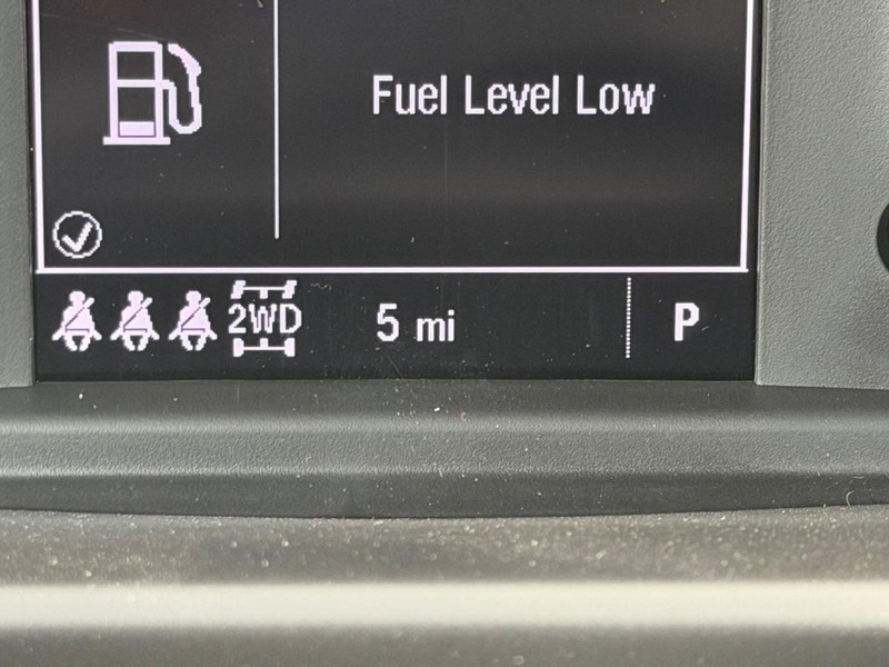 GMC Sierra 2500HD Vehicle Full-screen Gallery Image 15