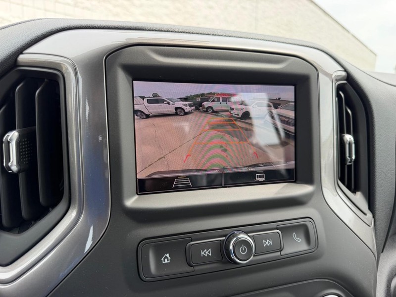 GMC Sierra 2500HD Vehicle Full-screen Gallery Image 16