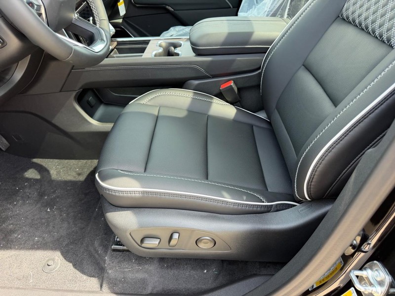 GMC Acadia Vehicle Full-screen Gallery Image 22