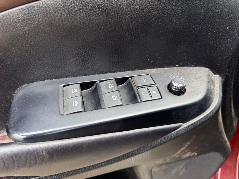 Toyota Highlander Vehicle Full-screen Gallery Image 20