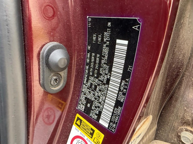 Toyota Highlander Vehicle Full-screen Gallery Image 23