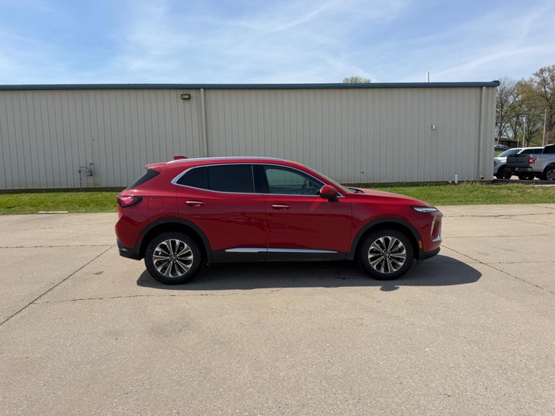 Buick Envision Vehicle Full-screen Gallery Image 2