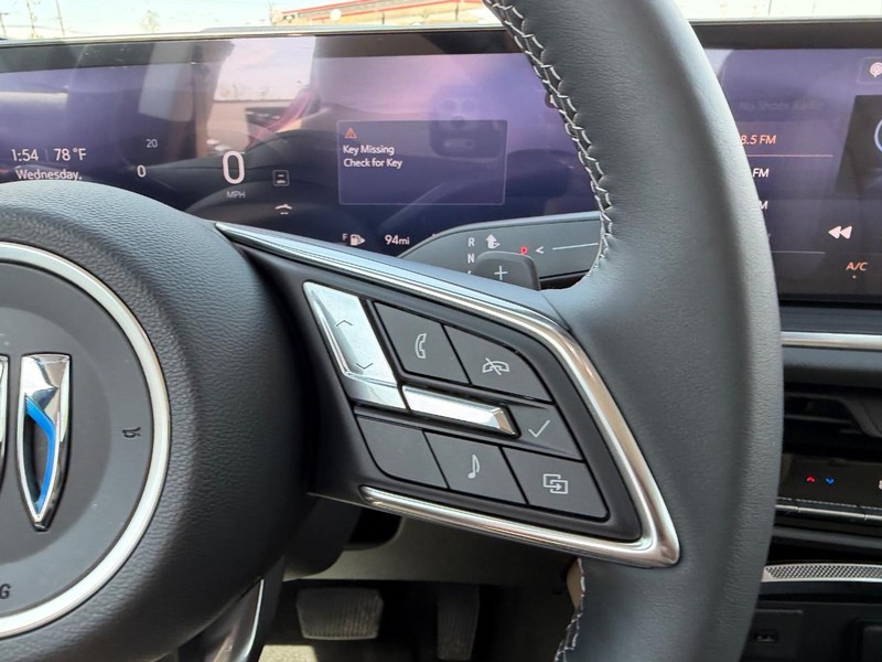 Buick Envision Vehicle Full-screen Gallery Image 11