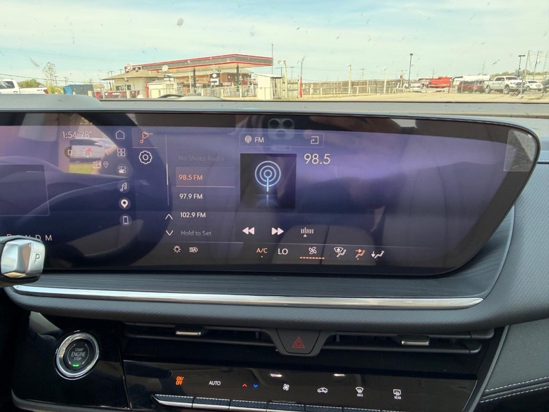 Buick Envision Vehicle Full-screen Gallery Image 13