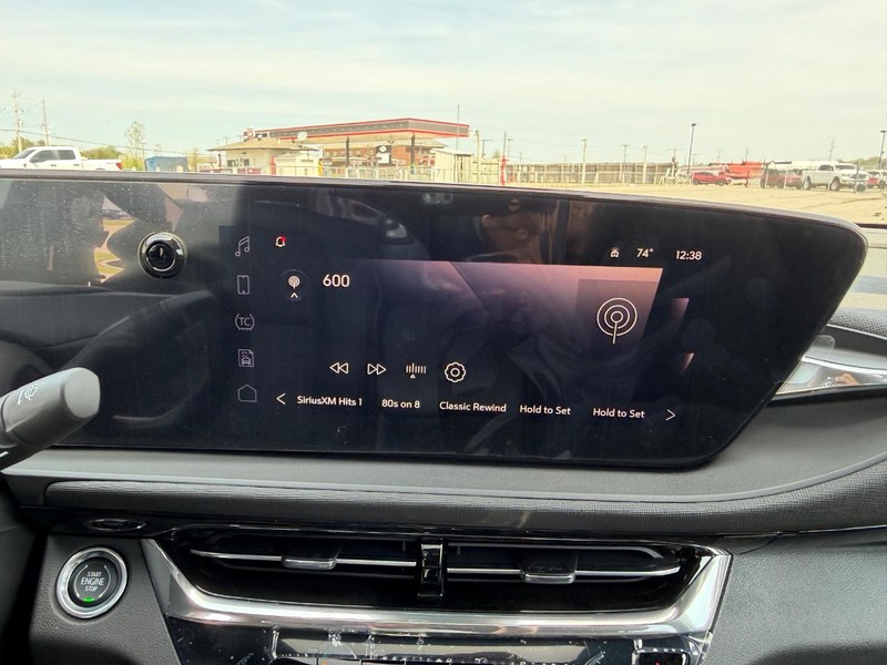 Buick Envista Vehicle Full-screen Gallery Image 14