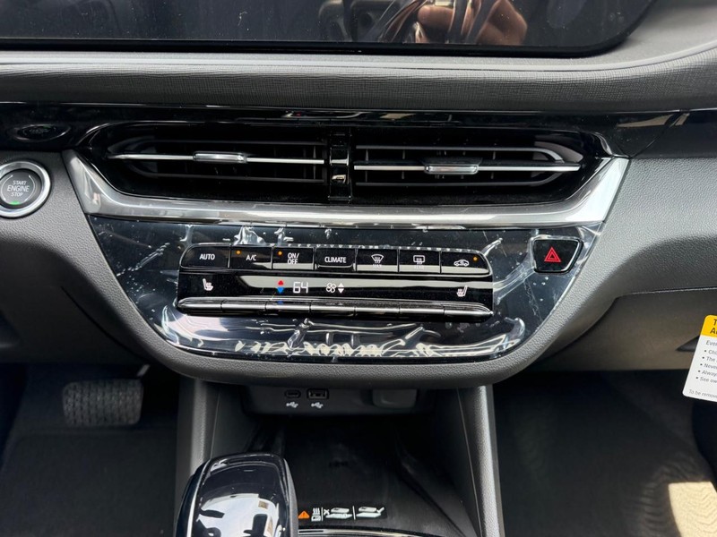 Buick Envista Vehicle Full-screen Gallery Image 15