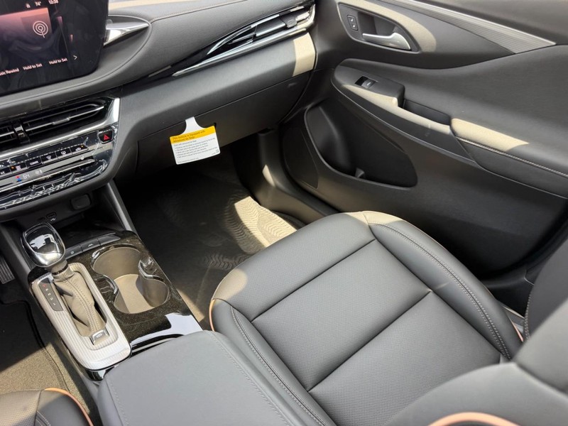 Buick Envista Vehicle Full-screen Gallery Image 17