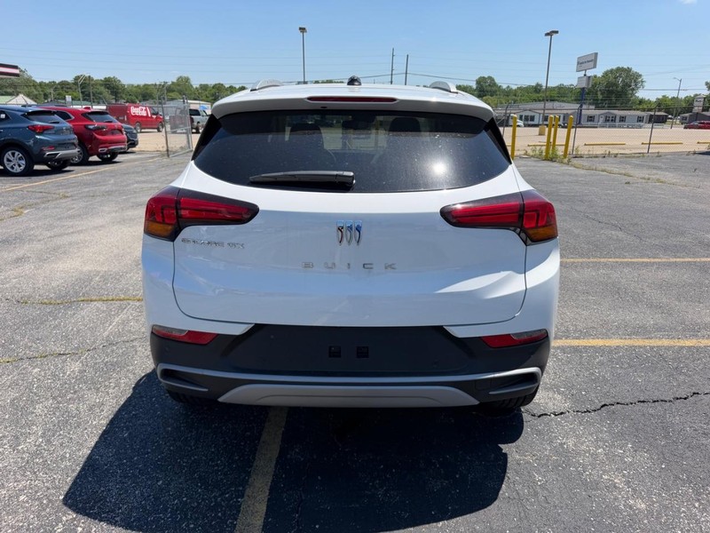 Buick Encore GX Vehicle Full-screen Gallery Image 4