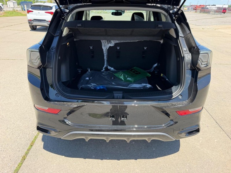 Buick Encore GX Vehicle Full-screen Gallery Image 5