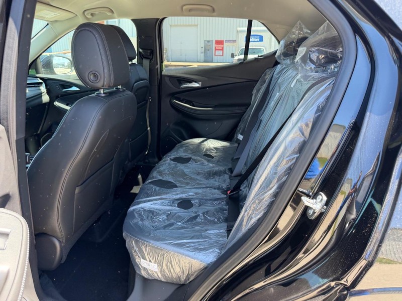 Buick Encore GX Vehicle Full-screen Gallery Image 7