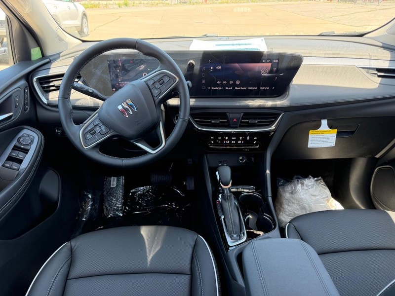 Buick Encore GX Vehicle Full-screen Gallery Image 8