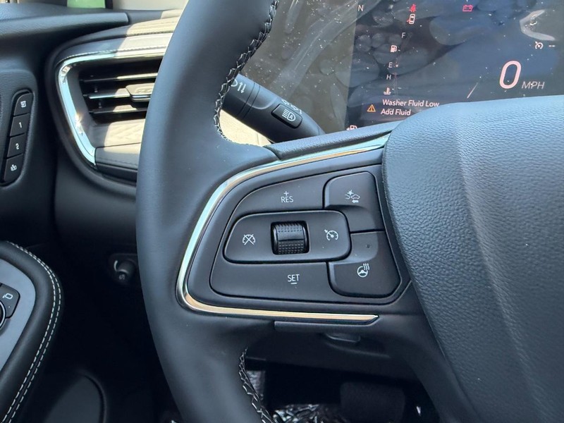 Buick Encore GX Vehicle Full-screen Gallery Image 9