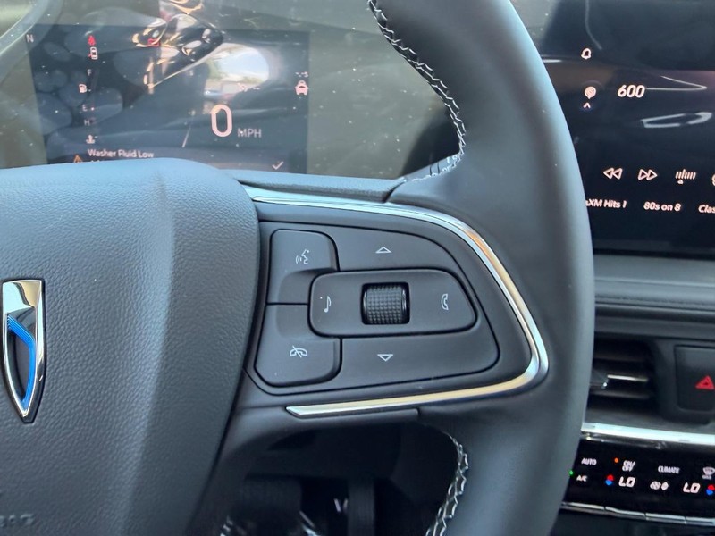 Buick Encore GX Vehicle Full-screen Gallery Image 10