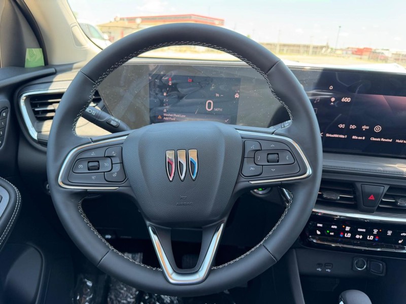 Buick Encore GX Vehicle Full-screen Gallery Image 11