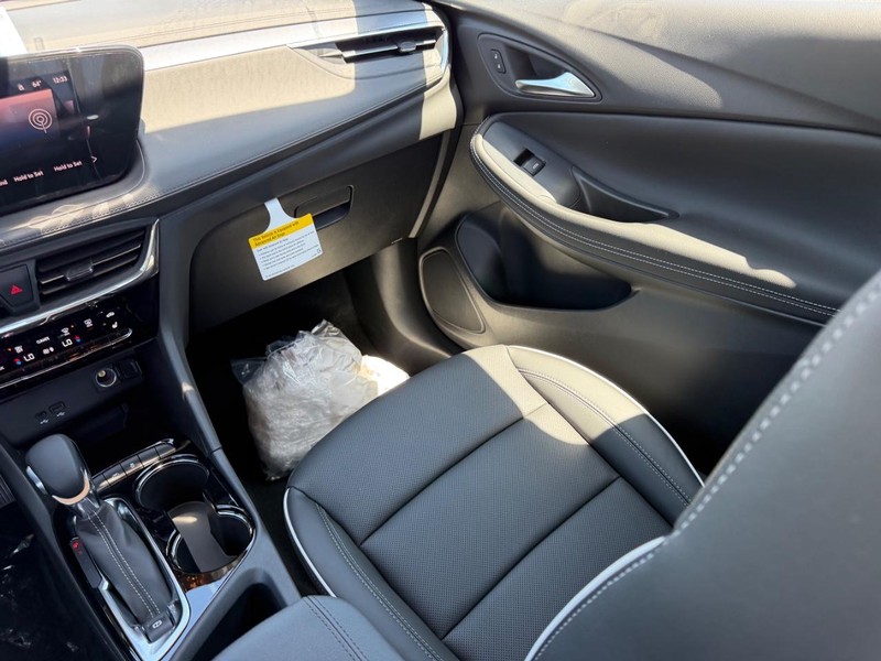 Buick Encore GX Vehicle Full-screen Gallery Image 15