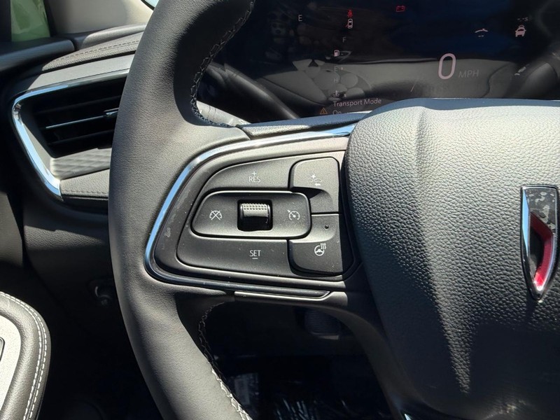 Buick Encore GX Vehicle Full-screen Gallery Image 10