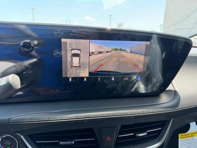 Buick Encore GX Vehicle Full-screen Gallery Image 19