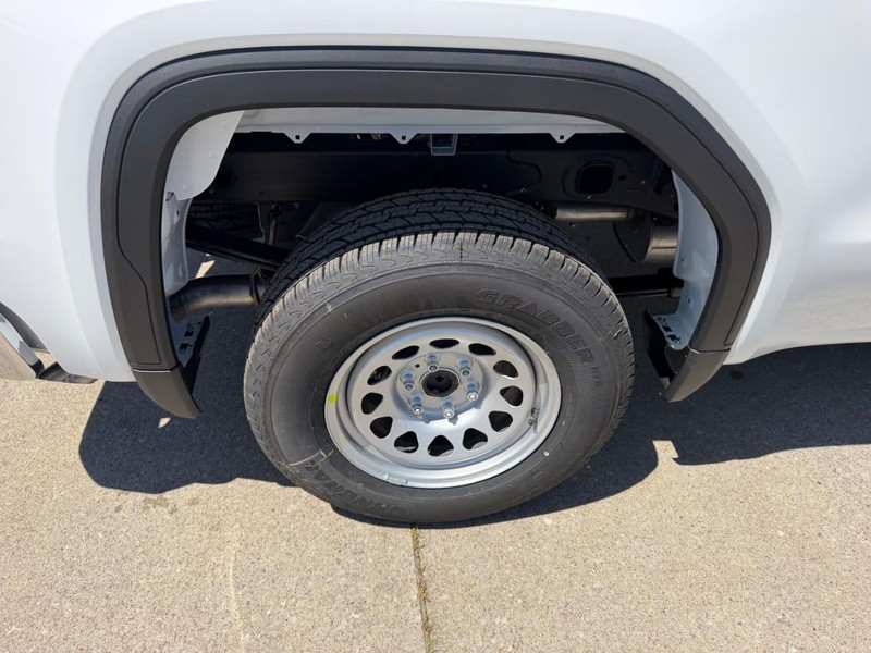 GMC Sierra 1500 Vehicle Full-screen Gallery Image 6