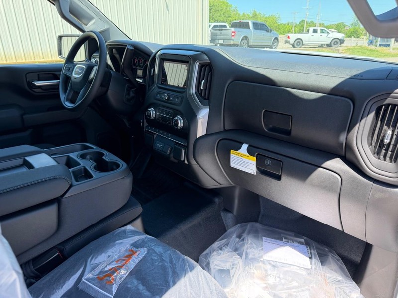 GMC Sierra 1500 Vehicle Full-screen Gallery Image 7
