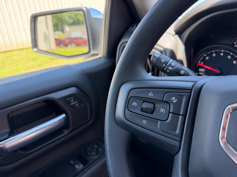 GMC Sierra 1500 Vehicle Full-screen Gallery Image 9