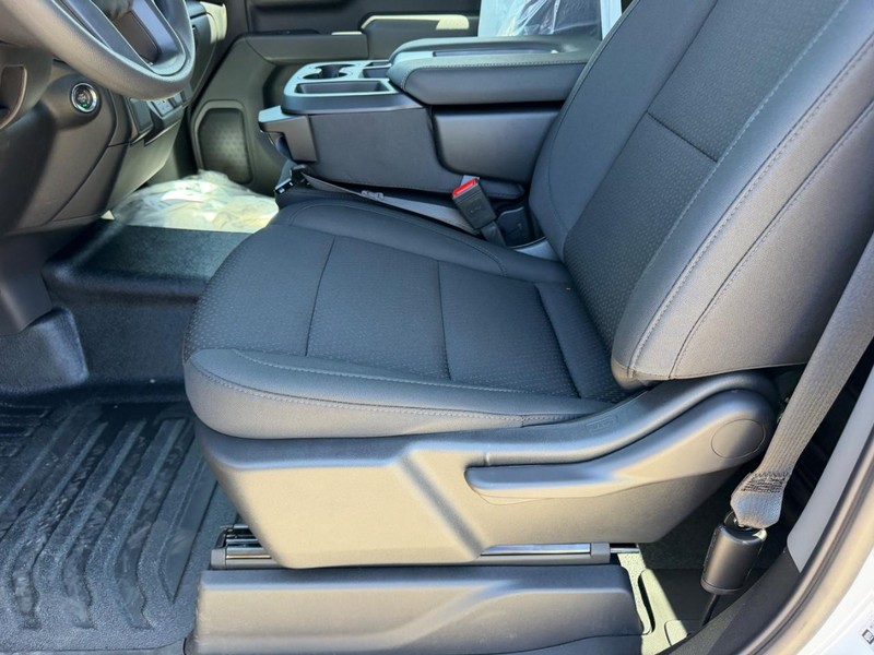 GMC Sierra 1500 Vehicle Full-screen Gallery Image 14