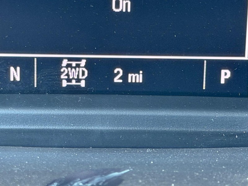 GMC Sierra 1500 Vehicle Full-screen Gallery Image 15