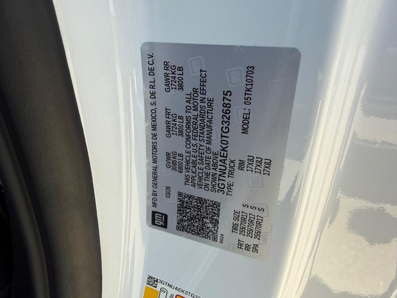 GMC Sierra 1500 Vehicle Full-screen Gallery Image 17